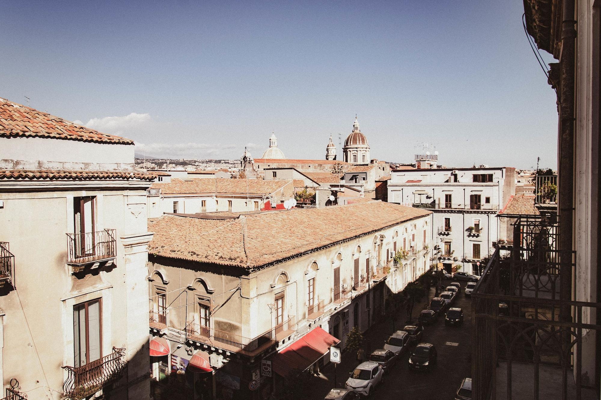 Antica Dimora Caruso Bed & Breakfast Catania Bagian luar foto