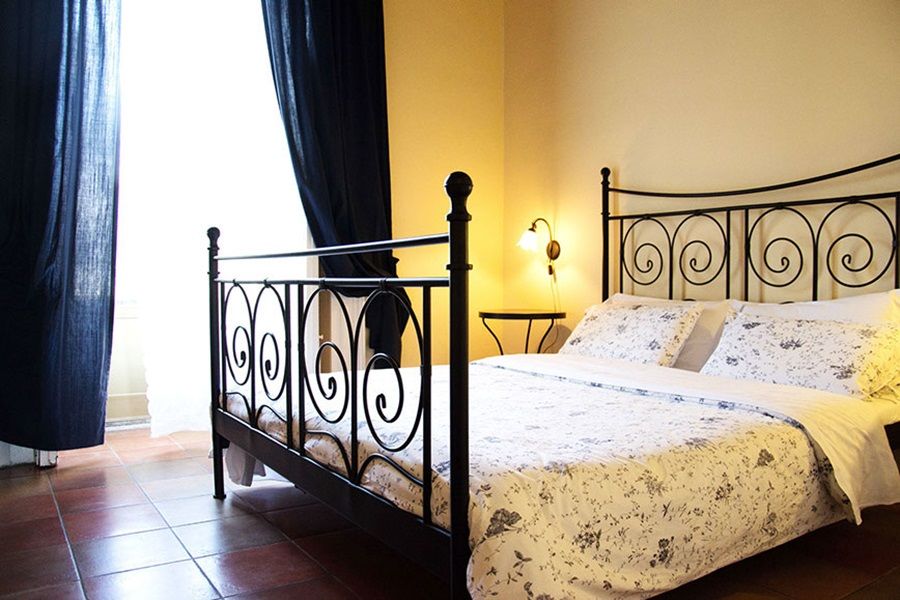 Antica Dimora Caruso Bed & Breakfast Catania Bagian luar foto