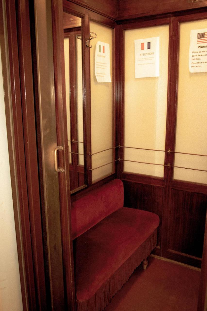 Antica Dimora Caruso Bed & Breakfast Catania Bagian luar foto