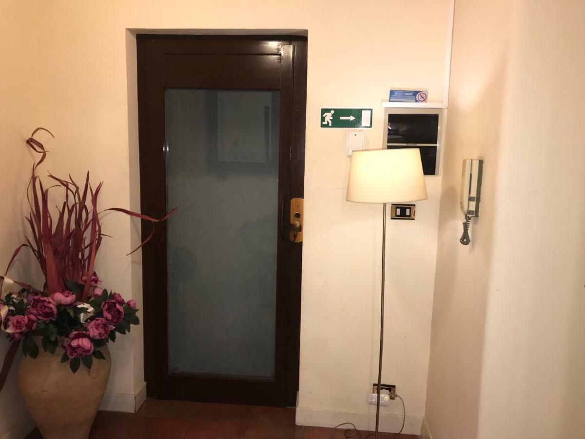 Antica Dimora Caruso Bed & Breakfast Catania Bagian luar foto